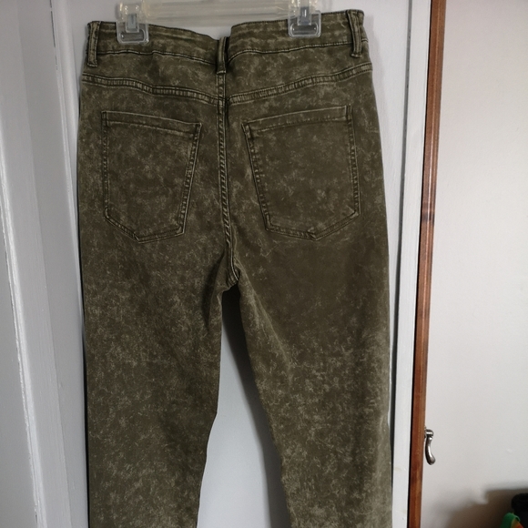 ☀️☀️Forever21 High Waist Jeans - Picture 2 of 3